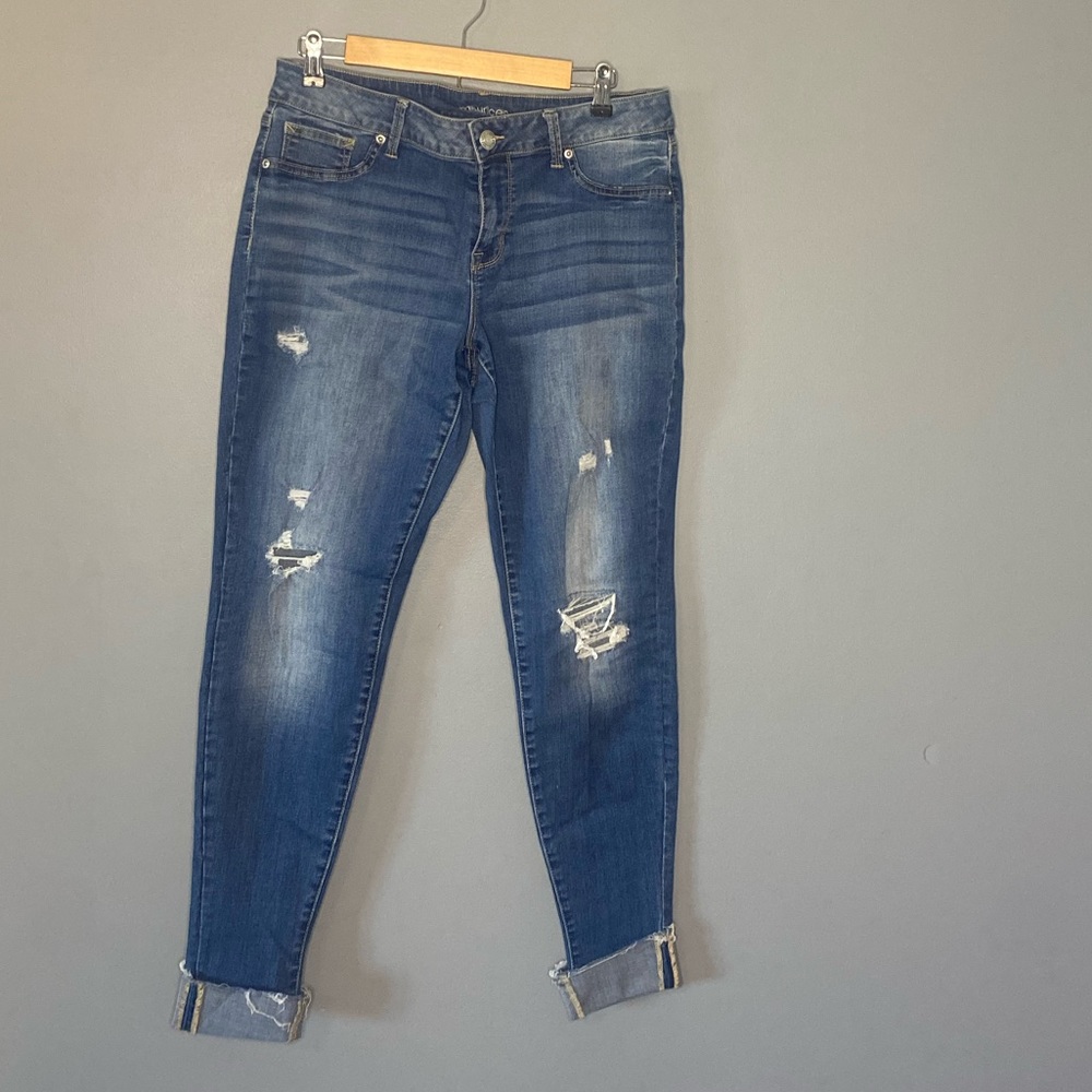 Ripped skinny jeans